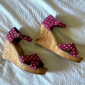 Tom’s Red Polkadot Wedges